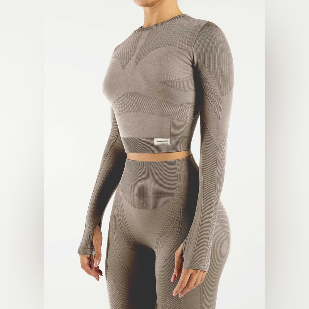 LIKE NEW The Giving Movement SET TONAL LONG-SLEEVE CROPTOP & LEGGINGS MUSHROOM